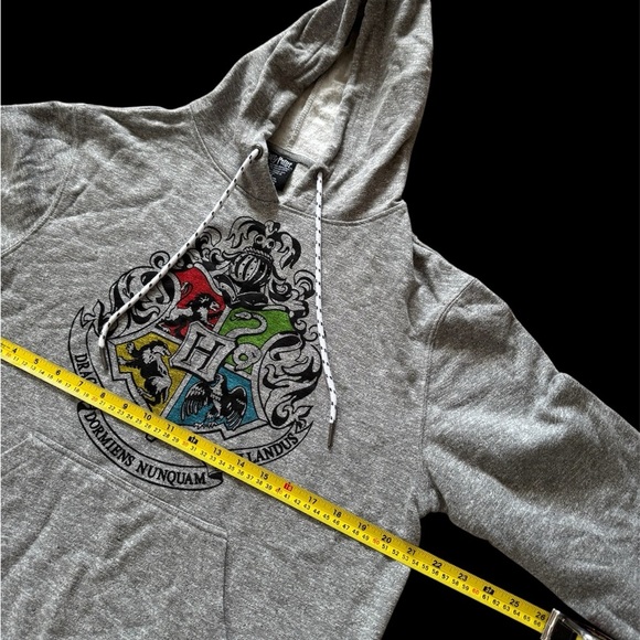 Harry Potter Hoodie Sweatshirt Unisex Adult Medium Gray Hogwarts Crest Draco - Picture 3 of 4